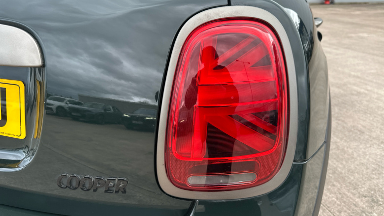 MINI Hatchback 1.5 Cooper Resolute Edition Premium 5dr Auto Petrol Hatchback